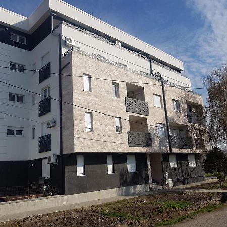 Royal Residence Apartmani 2 Панчево Екстер'єр фото