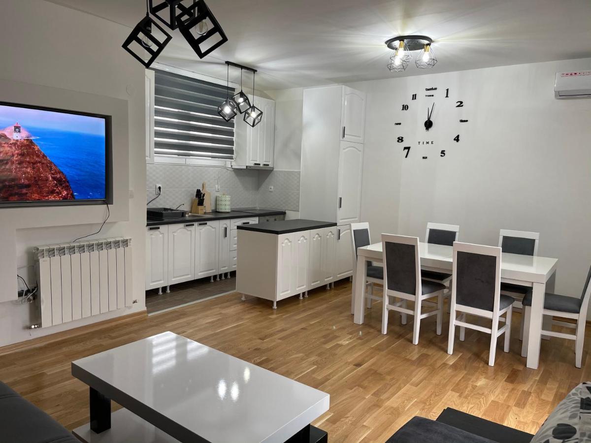 Royal Residence Apartmani 2 Панчево Екстер'єр фото
